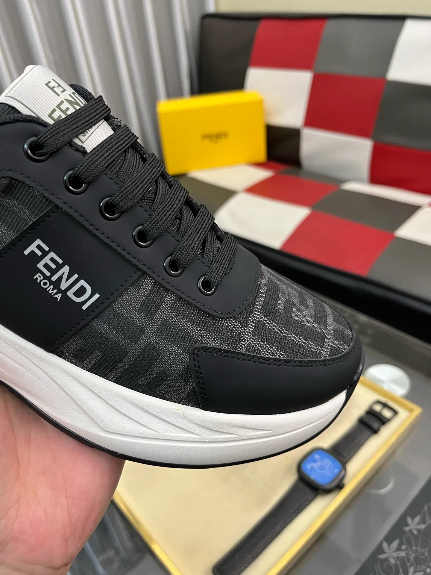 Ex-factory price: 438⌚️⌚️[Fendi] Fendi’s latest casual shoes for men! Available at counters simultaneously! A one-to-one replica of the original. Made entirely of imported top-grain calfskin, the interior is made of top-grain water-dyed cowhide, and the original factory-supplied rubber outsole. Leading new fashion concepts. Matching code: 38-442️⃣Colors available